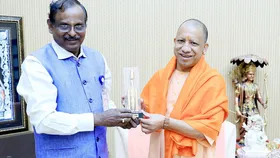 UP News: यूपी का होगा अपना अलग उपग्रह, सीएम योगी ने की इसरो अध्‍यक्ष से चर्चा