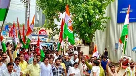 Politics : जीडीए के खिलाफ खोला मोर्चा,युवक कांग्रेस का प्रदर्शन
