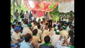 बिजली निजीकरण के खिलाफ 231वें दिन भी संघर्ष समिति का प्रदर्शन जारी, कहा-जनता पर इसे जबरन न थोपें