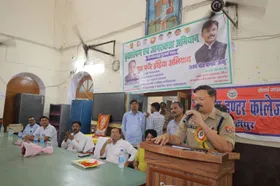 यूथ फॉर इंडिया अभियान में एसपी ने किया वृक्षारोपण, छात्रों को दिया जीवन मंत्र,बोले - यातायात नियमों का पालन कर बनें जिम्मेदार नागरिक