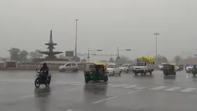 Weather : लखनऊ में झमाझम बारिश से मौसम हुआ सुहाना, लोगों को गर्मी से मिली राहत