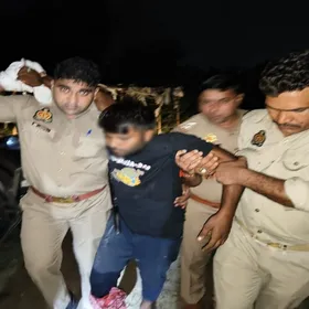 Rampur News: टांडा में गो तस्कर का एनकाउंटर: एक के पैर में लगी गोली, एक पुलिसकर्मी भी घायल