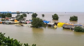 Moradabad: भारी बारिश और बाढ़ से मुरादाबाद में त्रासदी: सात लोगों की मौत, खोज जारी