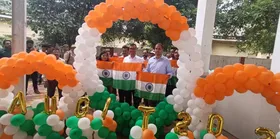 Moradabad: कलेक्ट्रेट में ध्वजारोहण के साथ मनाया गया स्वतंत्रता दिवस, जिलाधिकारी अनुज सिंह ने फहराया तिरंगा