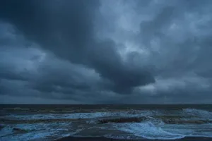 সন্ধ্যায় ঘূর্ণিঝড়ে পরিণত হতে পারে গভীর নিম্নচাপটি : আইএমডি
