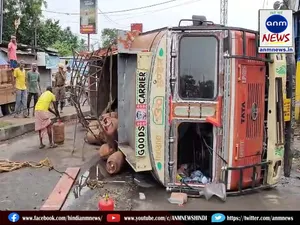 lorry overturned