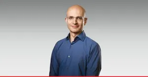 Apple announces New COO Sabih Khan