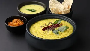 ગુજરાતી સ્ટાઈલમાં કઢી-ખીચડી ઘરે બનાવો, એક વાર ખાશો તો વારંવાર યાદ કરશો