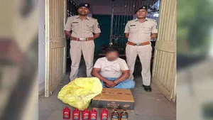 ભરૂચ: વાલિયા પોલીસે રૂંધા ગામ નજીકથી વિદેશી દારૂના જથ્થા સાથે બુટલેગરની કરી ધરપકડ