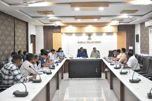 ભરૂચ: ગ્રામપંચાયતોની ચૂંટણીનો ધમધમાટ, ચૂંટણી નિરીક્ષક એન.એન.માધુની અધ્યક્ષતામાં કલેકટર કચેરીમાં બેઠક યોજાય