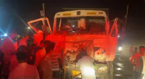 ભરૂચ: NH 48 પર અસુરીયા પાટીયા નજીક અકસ્માત બાદ ટ્રકચાલક કેબિનમાં ફસાયો, રેસ્ક્યુ ઓપરેશન હાથ ધરી જીવ બચાવાયો