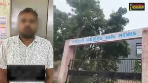 ભરૂચ: ઝઘડિયાની સરસાડ શાળાનો ઇન્ચાર્જ આચાર્ય કલ્પેશ પટેલ 31 હજારની લાંચ લેતા પકડાયો, સ્કૂલ વેન ચાલકો પાસે માંગી હતી લાંચ