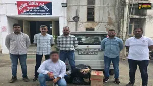 ભરૂચ : ક્રાઇમ બ્રાન્ચે ઝઘડિયાના અંધાર કાછલા ગામ નજીક કારમાંથી વિદેશી દારૂના જથ્થા સાથે આરોપીની કરી ધરપકડ, રૂ.5.53 લાખનો મુદ્દામાલ જપ્ત