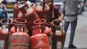 આજથી કોમર્શિયલ LPG ગેસના ભાવ ઘટશે, 33.50 રૂપિયાનો કરવામાં આવ્યો ઘટાડો
