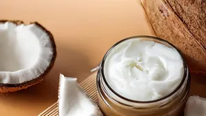 Hair Dye: অল্প বয়সেই চুল পাকছে অনেকের।