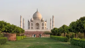 tourist places in agra