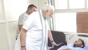 pm modi in civil hospital
