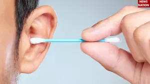 Earbuds for ear cleaning