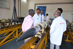 संजय सेठ ने किया कलाम मिसाइल कॉम्प्लेक्स का दौरा, रक्षा परियोजनाओं की समीक्षा