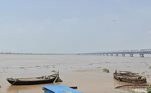बिहार में गंगा सहित कई नदियां उफान पर, दियारा इलाकों में बढ़ी परेशानी