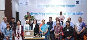 दिल्ली : सहायक एवं उद्यमिता उपकरण वितरण अभियान का आयोजन