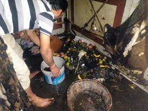 Seven injured in fire during Shravan Purnima aarti at Varanasi temple