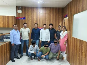 14 साल की लड़की से 3 महीने में 200 लोगों ने किया बलात्कार, महाराष्ट्र पुलिस ने कई आरोपी गिरफ्तार किए