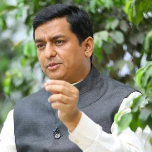 गढ़वाल से यूएई भेजी गई सेब की पहली खेप, अनिल बलूनी ने पीयूष गोयल का जताया आभार