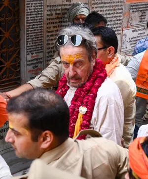 Errol Musk Visits Hanuman Garhi Temple in Ayodhya