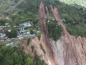 भीषण भूस्खलन से सिक्किम के कई इलाके बाहरी संपर्क से कटे, सेना का राहत मिशन जारी