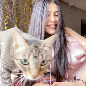 श्रुति हासन को महीनों बाद मिली खोई हुई बिल्ली कोरा, लेकिन फिर भी एक्ट्रेस है उदास (photo: Shruti Haasan/instagram)