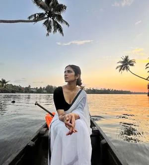 malavika mohanan