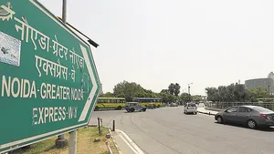 नोएडा-ग्रेटर नोएडा एक्सप्रेसवे चौड़ीकरण को मिली हरी झंडी, ट्रैफिक जाम से मिलेगी राहत