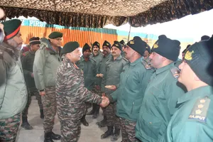 सेना प्रमुख ने उत्तराखंड में अग्रिम चौकियों की समीक्षा की, सामुदायिक रेडियो स्टेशन की शुरुआत