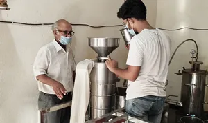मध्य प्रदेश : 'पीएम रोजगार सृजन योजना' से कारोबार बढ़ा रहे नीमच के युवा, अन्य को भी दे रहे रोजगार
