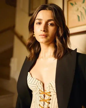 alia bhatt, sharvari wagh