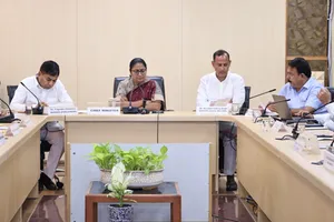 सीएम रेखा गुप्ता ने उत्तर-पश्चिमी दिल्ली के विकास कार्यों की समीक्षा की