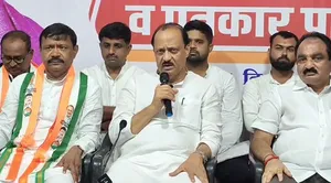 एयर इंडिया विमान हादसा: अजीत पवार ने जताया शोक, हादसे के कारणों पर उठाए सवाल