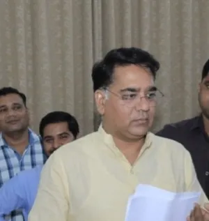 अहमदाबाद विमान हादसे पर पीएम मोदी पूरी तरह संवेदनशील: सुरेश सिंह रावत