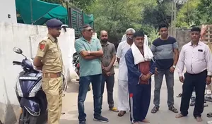 अहमदाबाद हादसा: पीड़ित परिवार की भावुक अपील- एक दिन और ले लीजिए, हमें परिजनों के अंग सही-सलामत सौंपिए