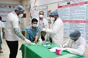 कोविड-19: देश के लिए बड़ी राहत, एक दिन में संक्रमण के 428 मामले घटे, एक्टिव केसों की संख्या 7 हजार से नीचे आई