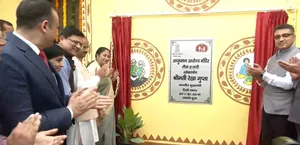 दिल्ली को मिले 33 आरोग्य मंदिर और 17 जन औषधि केंद्र; रेखा गुप्ता बोलीं- झाड़ू से कर रहे पिछली सरकार के भ्रष्टाचार की सफाई