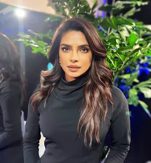 Priyanka Chopra offers support to cousin Mannara Chopra after her father’s demise