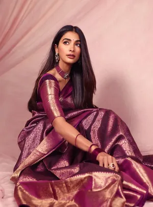 pooja hegde, pooja hegde in Saree