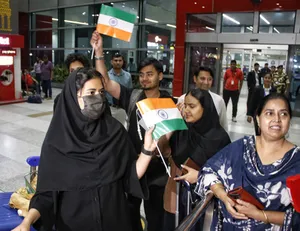 ऑपरेशन सिंधु: ईरान से सुरक्षित लौटे 110 भारतीय, बोले- हमें भारतीय होने पर गर्व है