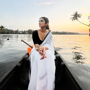 malavika mohanan, prabhas