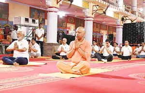 योग भारतीय मनीषा की अनुपम देन, इसे बढ़ाने का श्रेय पीएम मोदी को : मुख्यमंत्री योगी