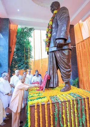 Lucknow: Yogi Adityanath Pays Tribute to Syama Prasad Mukherjee