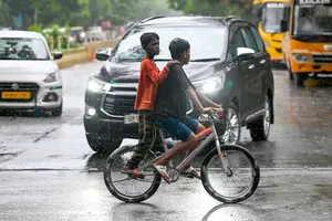 दिल्ली एनसीआर में इस हफ्ते हो सकती है गरज चमक के साथ बारिश, मौसम विभाग का येलो अलर्ट है जारी