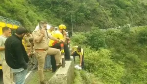 बद्रीनाथ बस हादसा: रेस्क्यू अभियान में जुटी एनडीआरएफ की टीम, 3 शव बरामद, 9 की खोज जारी